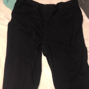 black athletic leggings